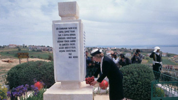 TÜRK’ÜN DESTANI ÇANAKKALE’Yİ ANITLAŞTIRAN KARABÜKLÜ VALİ