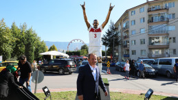 KÖROĞLU’NUN TORUNU BOZKURT MERİH’İN HEYKELİNİ DİKTİ