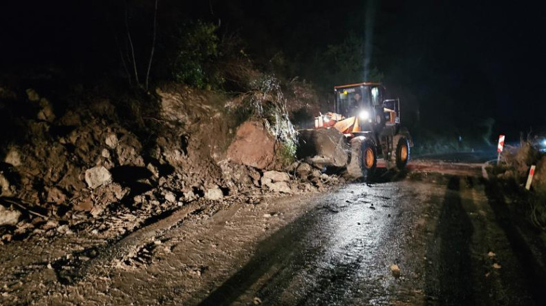 KASTAMONU-BARTIN YOLU ULAŞIMA KAPANDI