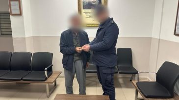 GERÇEK JANDARMA SAHTE JANDARMAYI YAKALADI!