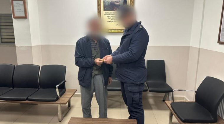 GERÇEK JANDARMA SAHTE JANDARMAYI YAKALADI!