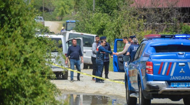 HUSUMETLİ OLDUKLARI KARI KOCAYI ÖLDÜRDÜLER