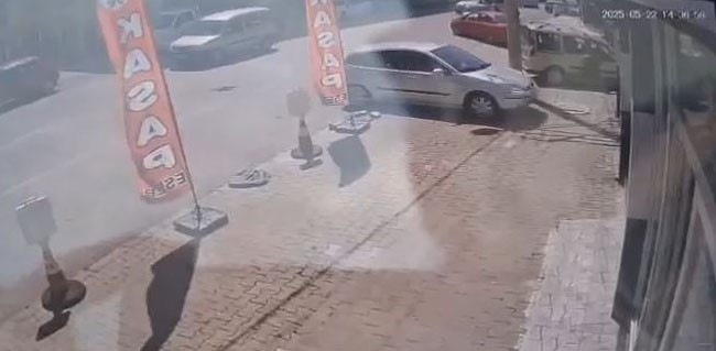 FREN YERİNE GAZA BASINCA KASAP DÜKKANINA DALDI