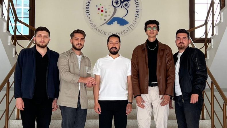 CAM ADAM’A ETKİLEYİCİ SENARYO ÖDÜLÜ