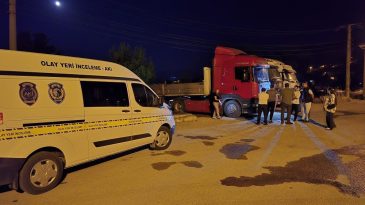 PARK HALİNDEKİ DORSELERİ ATEŞE VERDİLER!