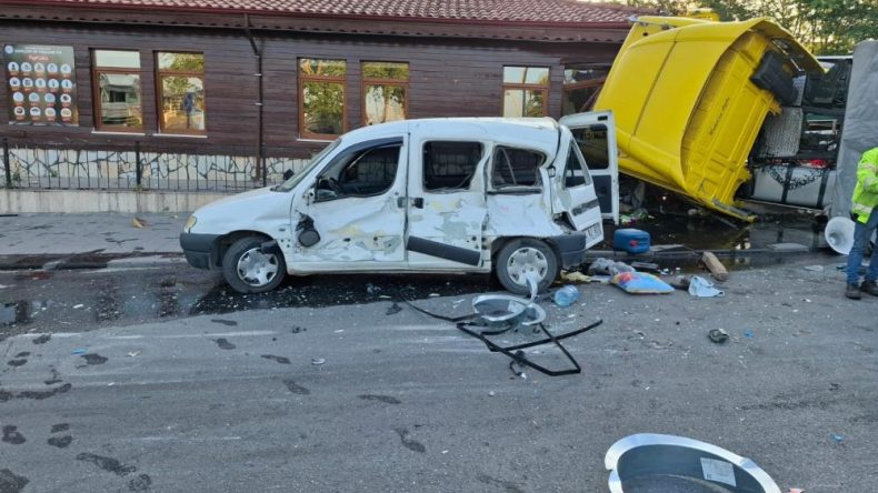 DEVRİLEN TIR ORTALIĞI SAVAŞ ALANINA ÇEVİRDİ