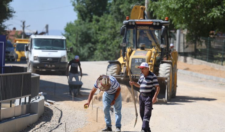 KALDIRIM VE ASFALT ÇALIŞMALARI DEVAM EDİYOR