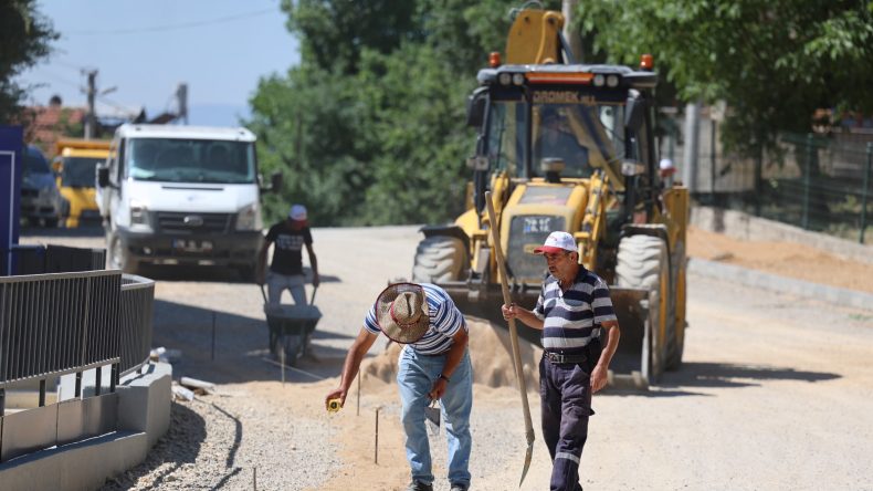 KALDIRIM VE ASFALT ÇALIŞMALARI DEVAM EDİYOR