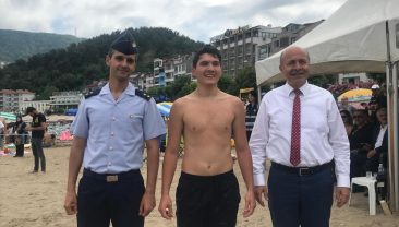 YAĞLI DİREK YARIŞLARINDA BÜYÜK HEYECAN YAŞANDI