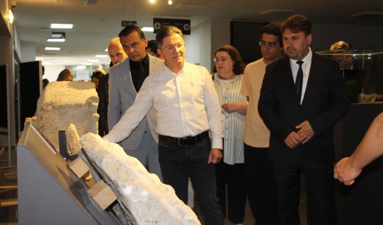 TARİHE IŞIK TUTAN ESERLER İLK KEZ SERGİLENDİ