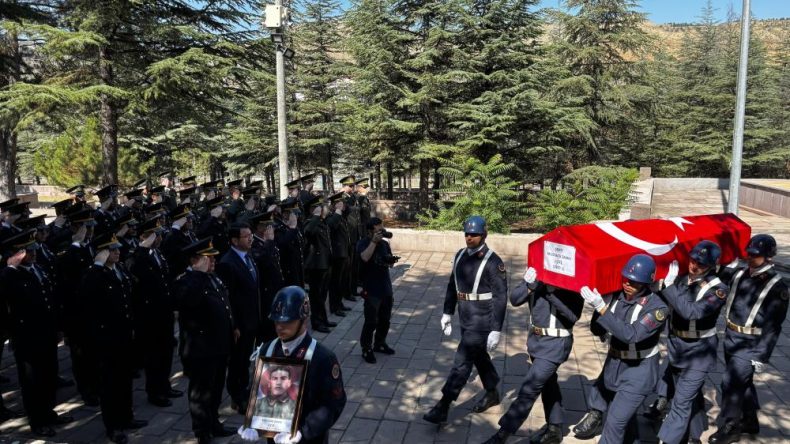 ŞEHİDİN NAAŞI 67 YIL SONRA MEMLEKETİNE GETİRİLDİ