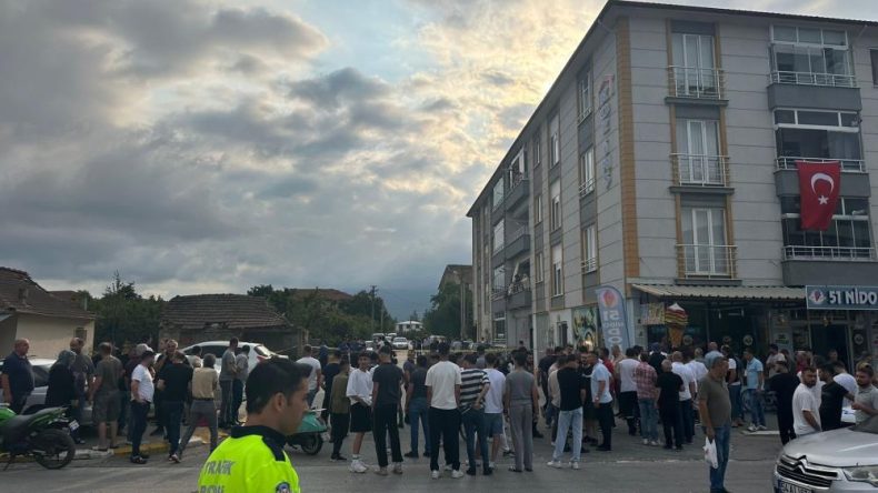 SAĞLIK MERKEZİ ÖNÜNDEKİ SİLAHLI SALDIRIDA HAYATINI KAYBETTİ