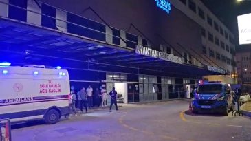 DÜĞÜN DÖNÜŞÜ BIÇAKLI KAVGA; 3 ÖLÜ