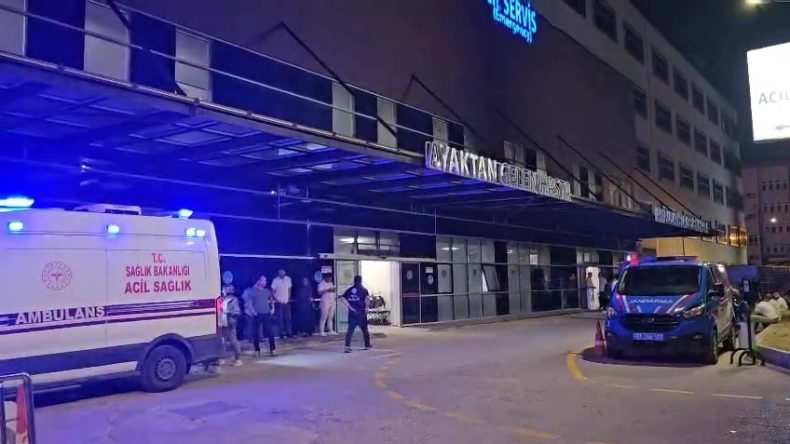 DÜĞÜN DÖNÜŞÜ BIÇAKLI KAVGA; 3 ÖLÜ