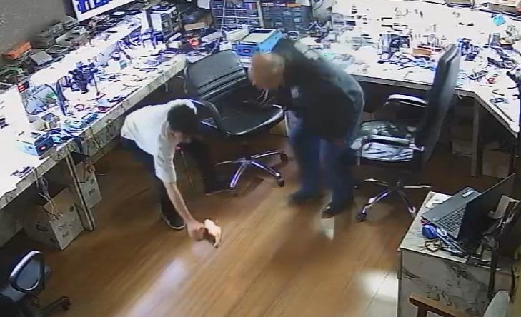 TAMİRE GİDEN TELEON BOMBA GİBİ PATLADI