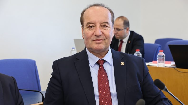 AKAY ETKİN VE YAPICI MUHALEFETİNE DEVAM EDİYOR