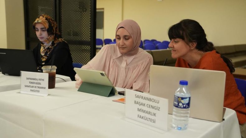ÜNİVERSİTEDEN ADAYLARA ÜCRETSİZ DANIŞMANLIK HİZMETİ