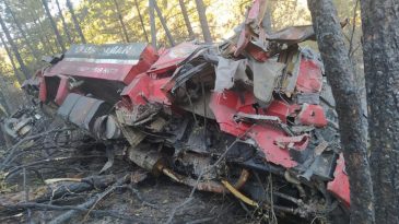 ARAZÖZ ŞARAMPOLE YUVARLANDI; 2 PERSONEL YARALI