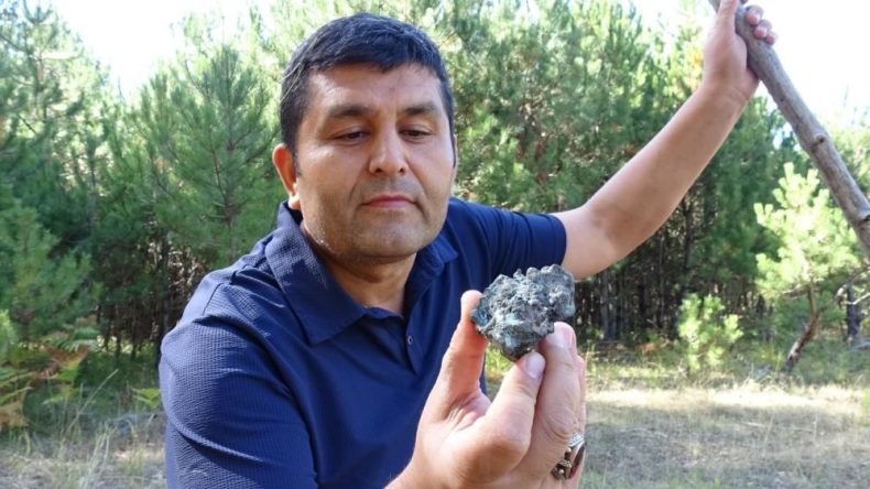 MANTAR TOPLARKEN GÖKTAŞI BULDU