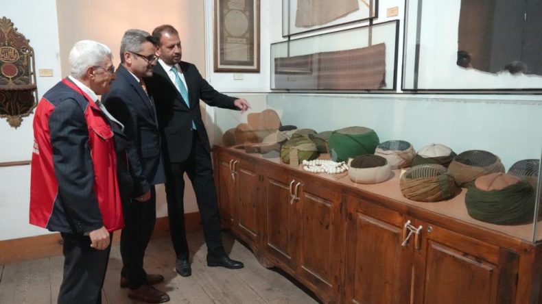 DERVİŞLERİN SARIKLARI BÜYÜK İLGİ GÖRÜYOR