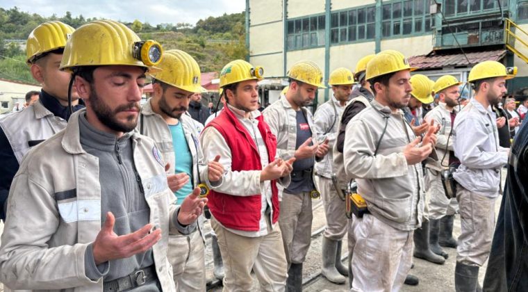 43 ŞEHİT MADENCİ DUALARLA ANILDI