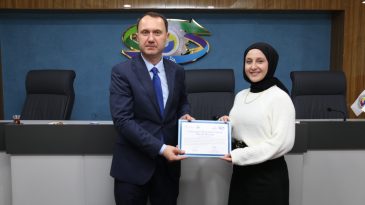 BAŞARILI KURSİYERLERE SERTİFİKALARI TAKDİM EDİLDİ