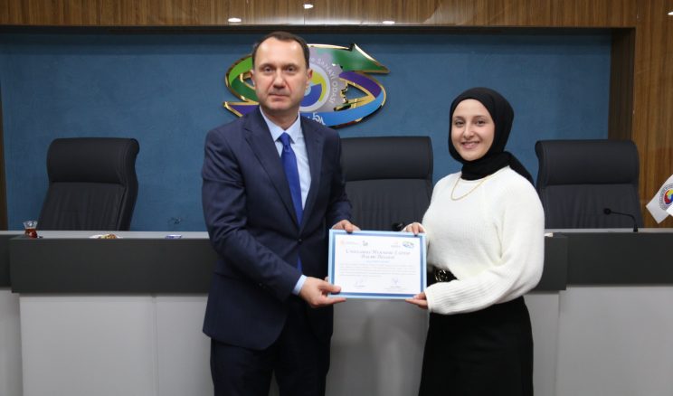 BAŞARILI KURSİYERLERE SERTİFİKALARI TAKDİM EDİLDİ