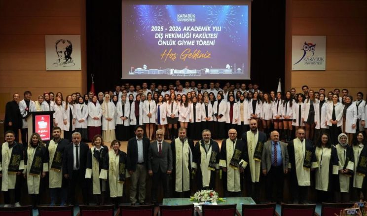 GELECEĞİN DİŞ HEKİMLERİ ÖNLÜKLERİNİ GİYDİ