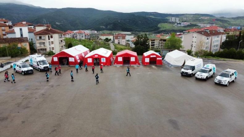 SAĞLIK PERSONELİ AFETLERE HAZIRLANIYOR