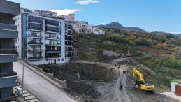 24 DAİREDEKİ 74 KİŞİ TAHLİYE EDİLDİ