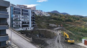 24 DAİREDEKİ 74 KİŞİ TAHLİYE EDİLDİ