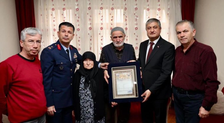 ŞEHİDİMİZİN ŞEHADET BELGESİ AİLESİNE TAKDİM EDİLDİ