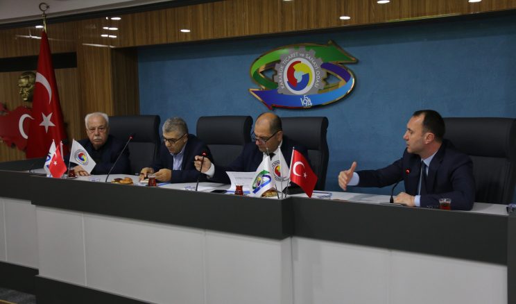 İHRACATÇILARIN SORUNLARI BAKANLIK YETKİLİLERİNE ANLATILDI