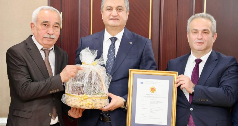 AVRUPA TESCİL BELGESİNİ VALİ YAVUZ’LA PAYLAŞTILAR