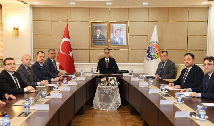 KARABÜK BÖLGENİN LOJİSTİK MERKEZİ OLMA YOLUNDA