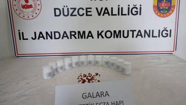 ARAÇTAN ATILAN POŞETTEN UYUŞTURUCU ÇIKTI