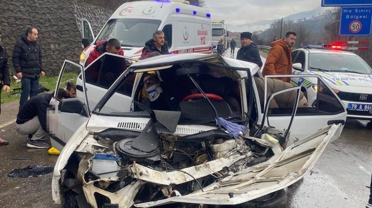 YİNE AYNI YOL, YİNE BİR KAZA….!