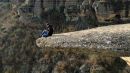 VALİLİK UYARDI;ÇÖKME TEHLİKESİ VAR