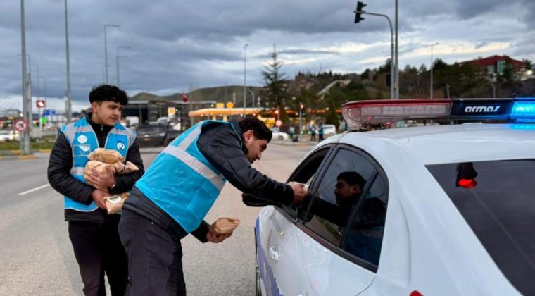 İFTARA BEŞ KALA GELENEĞİ DEVAM EDİYOR