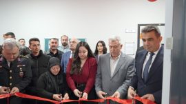 ŞEHİDİN ADI KÖY OKULUNDAKİ KÜTÜPHANEYE VERİLDİ