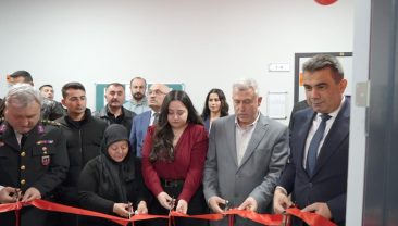 ŞEHİDİN ADI KÖY OKULUNDAKİ KÜTÜPHANEYE VERİLDİ