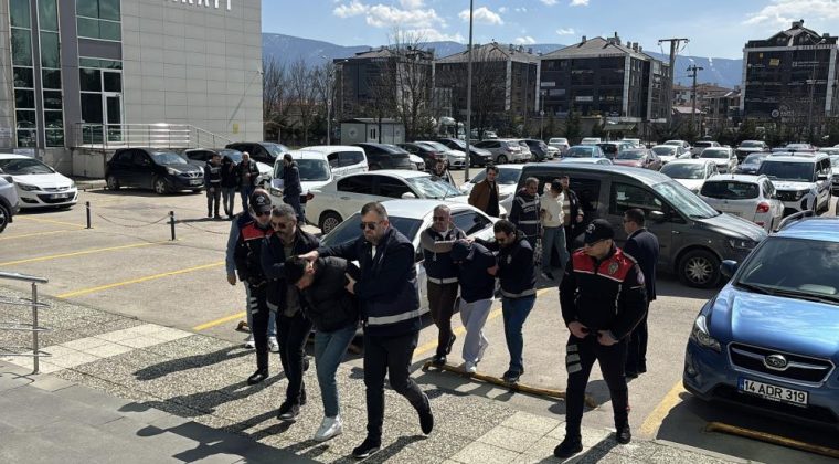 POLİS 300 SAAT KAMERA İZLEDİ