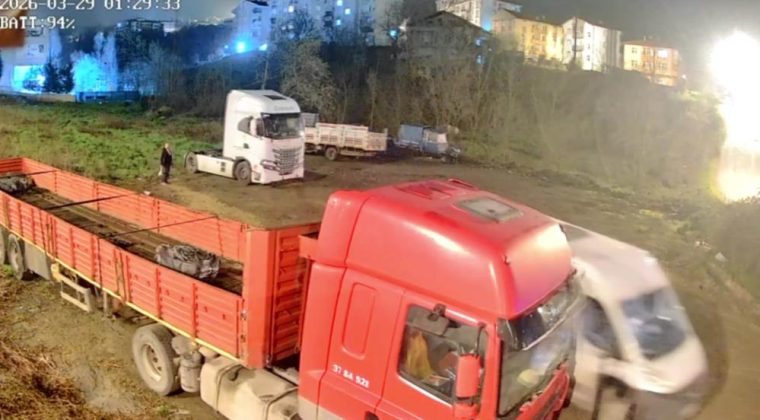 ÇALDIKLARI TIRI DOLANDIRICILARA KAPTIRDILAR