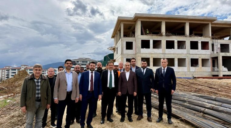 SORUNLAR ÇÖZÜLÜYOR, GENÇLERE YENİ YURTLAR GELİYOR