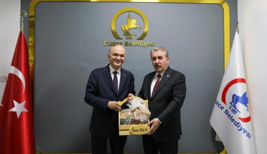 DESTİCİ; “AYNI KİLİMİN DESENLERİYİZ”