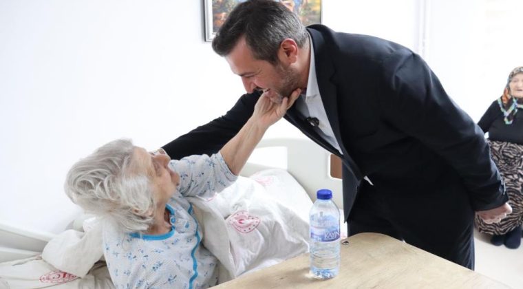 BAŞKAN GİBİ DEĞİL; BABA-EVLAT, ANNE-OĞUL GİBİ