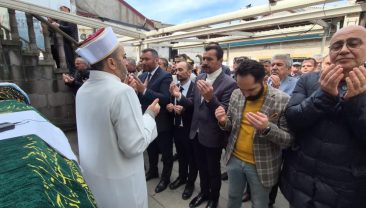 AK PARTİ İLÇE BAŞKANININ SOL PARTİ İLÇE BAŞKANI KAYINPEDERİ VEFAT ETTİ