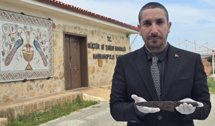 1500 YILLIK BIÇAK SETİ BULUNDU