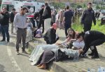 HALK OTOBÜSÜ OTOMOBİLİN ÜZERİNE DEVRİLDİ