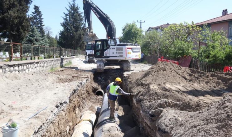 40 YILLIK İÇME SUYU ŞEBEKESİ YENİLENİYOR